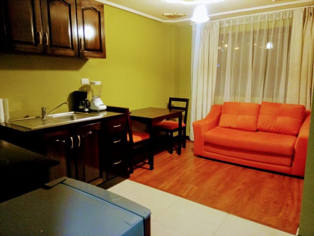 Casa de Huéspedes Tu Parada en Cuenca Esterno foto