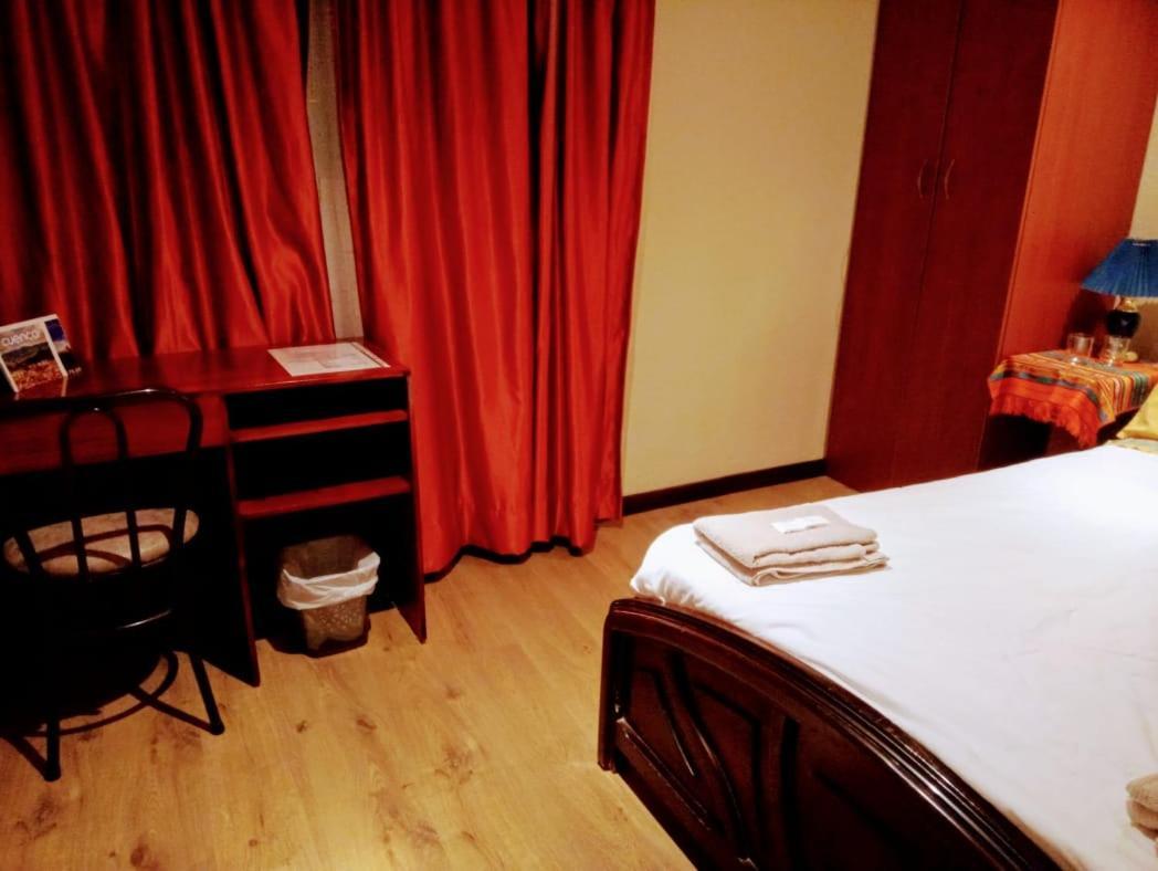 Casa de Huéspedes Tu Parada en Cuenca Esterno foto