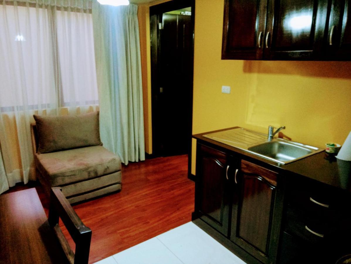 Casa de Huéspedes Tu Parada en Cuenca Esterno foto