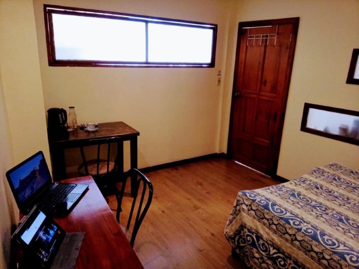 Casa de Huéspedes Tu Parada en Cuenca Esterno foto